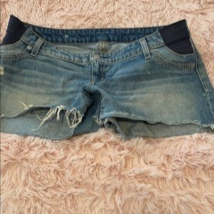 Gap Maternity Jean shorts 28